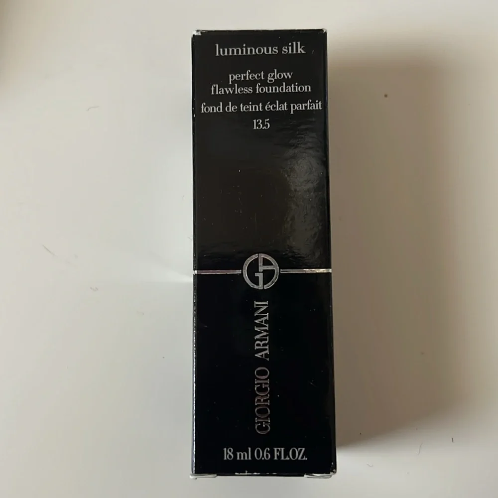 Armani Beauty Luminous Silk Perfect Glow Flawless Foundation #13.5 NEW